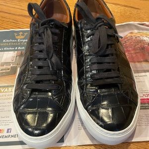 Givenchy sneakers. Crocodile effect.